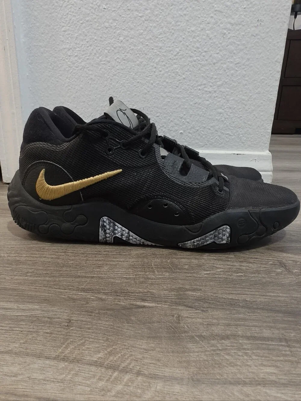 Nike PG 6 Basketball Shoes - Black Metallic Gold